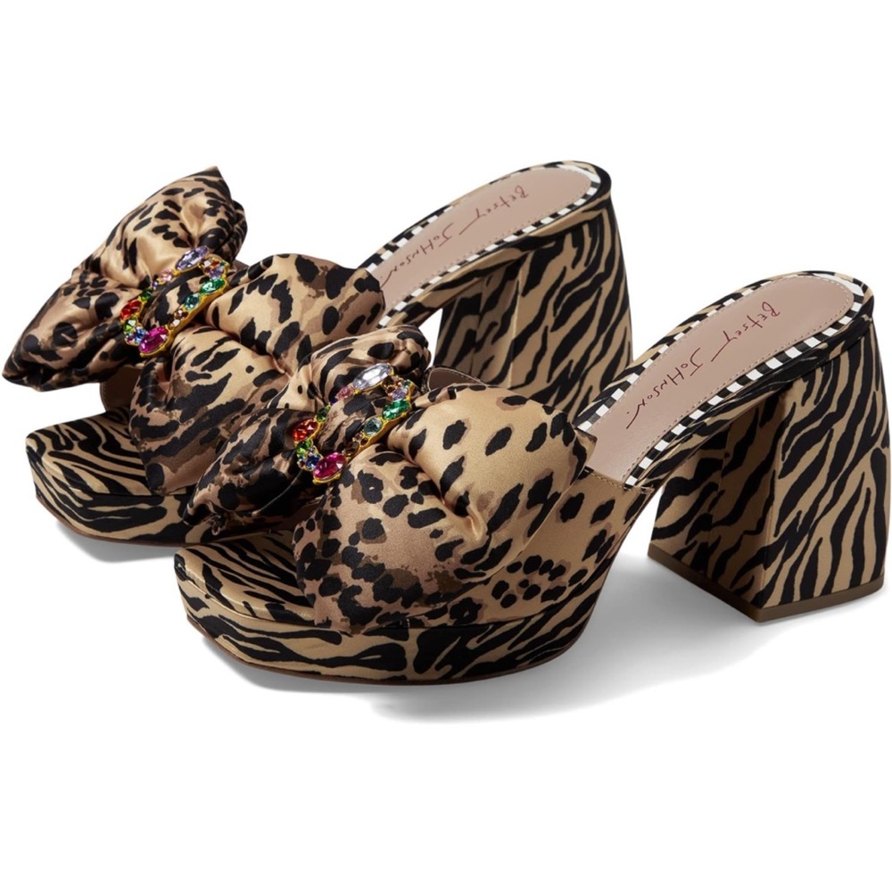 🐆 Leopard Print Bow Heels
